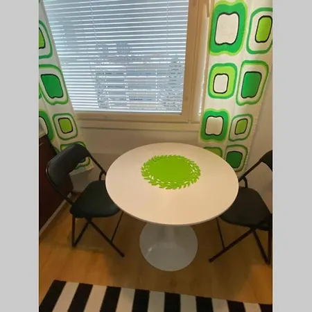 Tilava Majoitus 1-4 Hlo Huippupaikalla Parkkip. Apartment *
