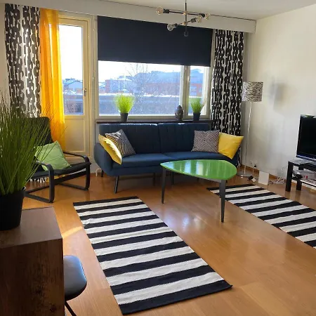 Apartment Tilava Majoitus 1-4 Hlo Huippupaikalla Parkkip. Oulu